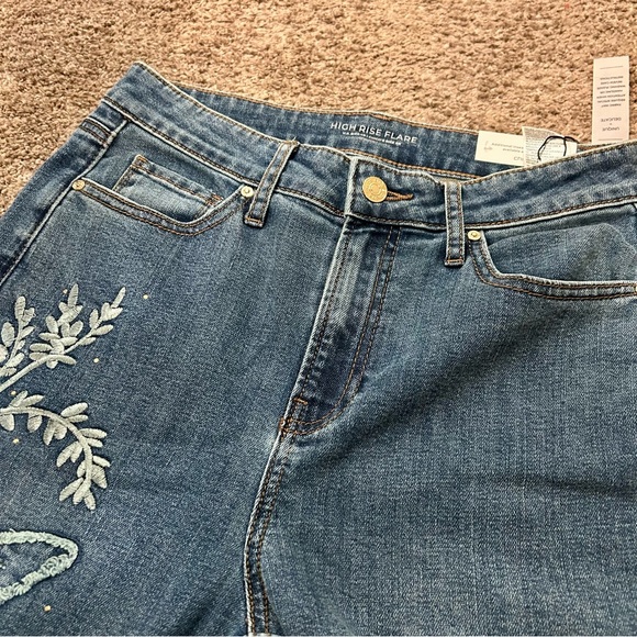 Chico’s Fernanda Indigo Jeans, NWT - Picture 11 of 15